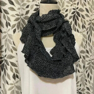 Lake Shore Diva Women Metallic Scarf in Black and Silver Color